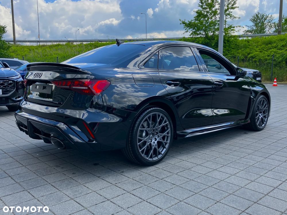 Audi RS3 Limousine - 12