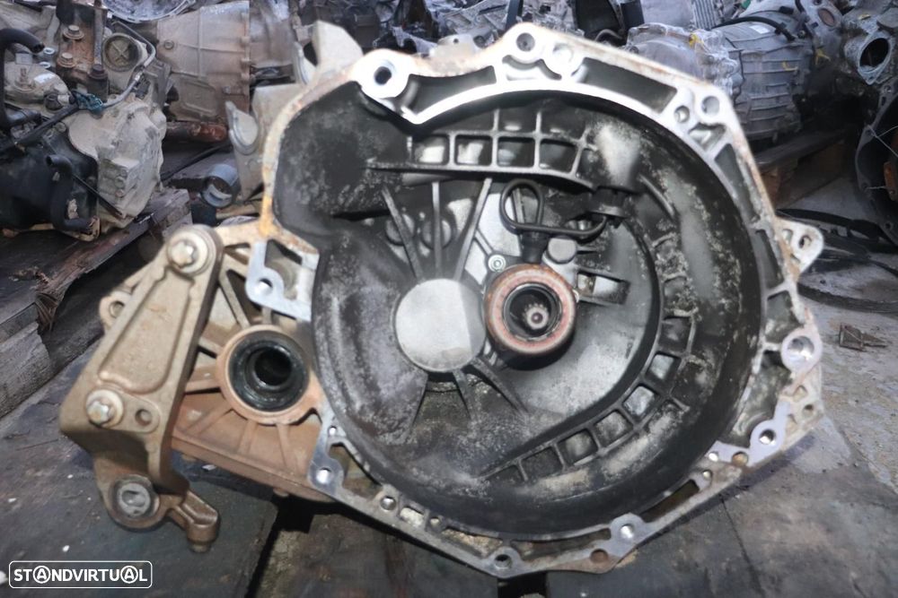 CAIXA DE VELOCIDADES OPEL CORSA E - 1