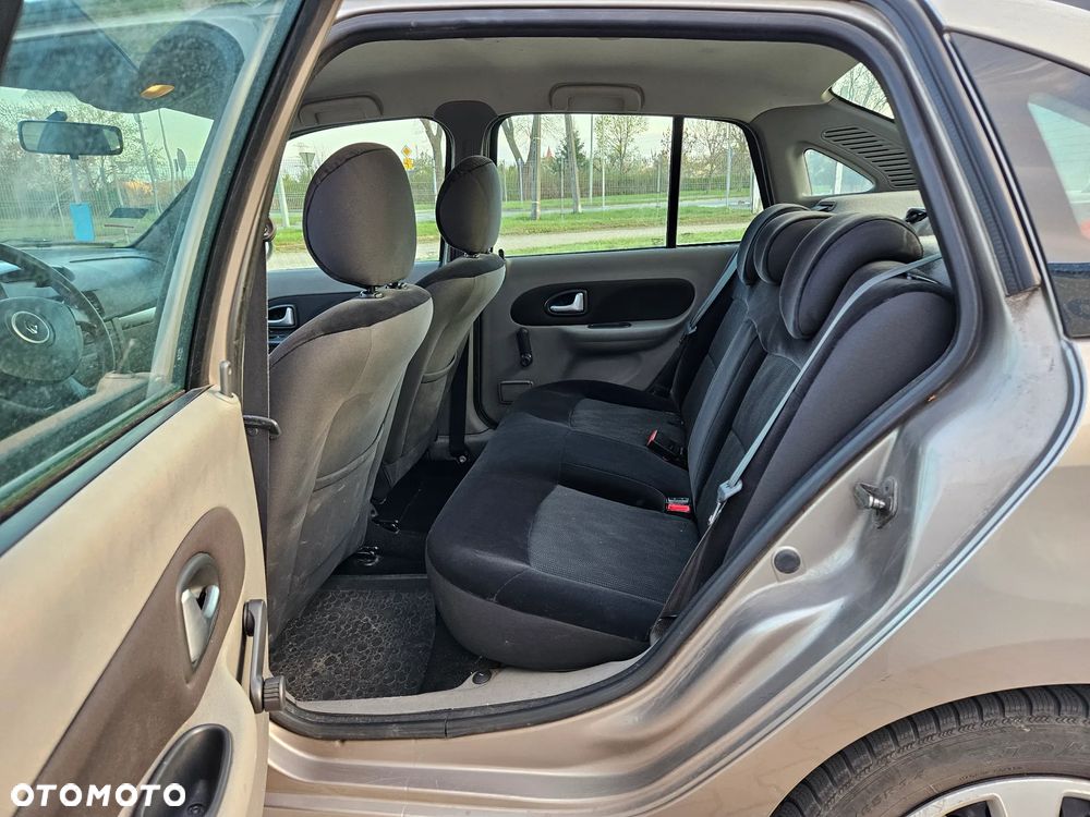 Renault Thalia 1.4 16V All Inclusive - 10