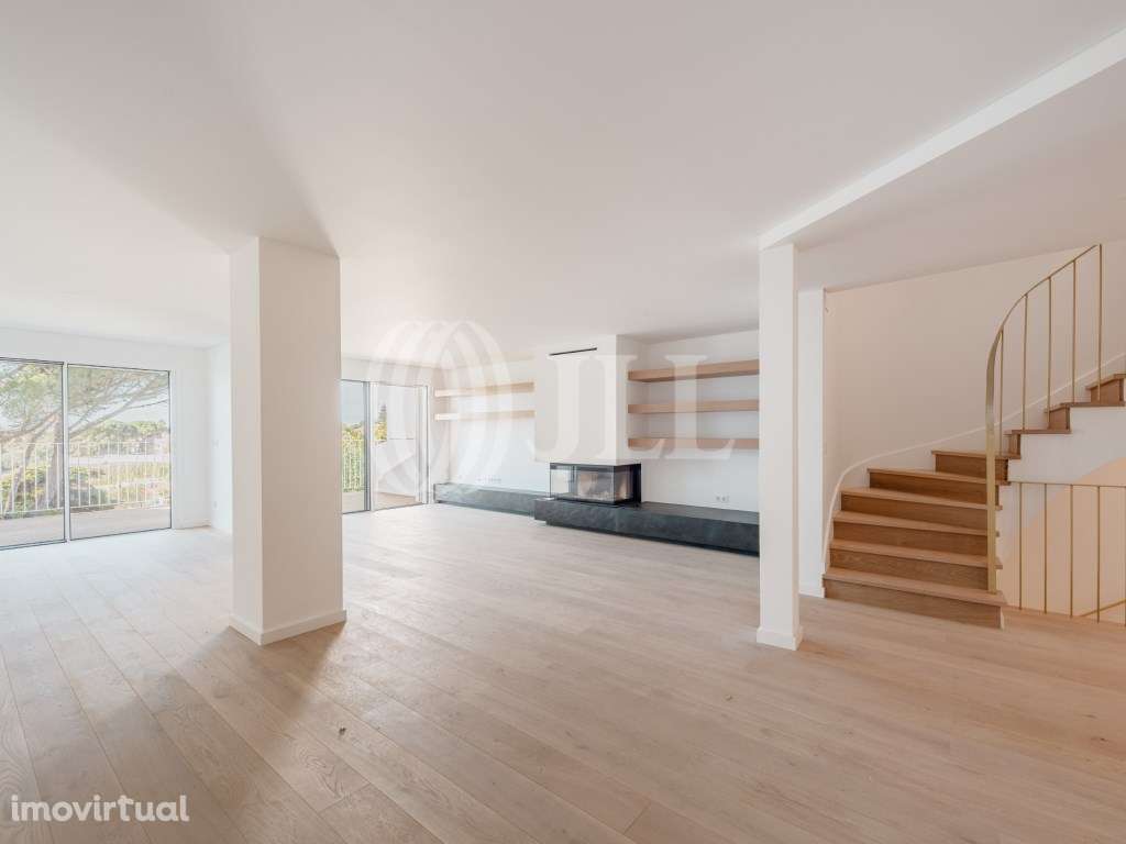 Moradia T4+1 com piscina no Monte Estoril, em Cascais - Grande imagem: 3/21