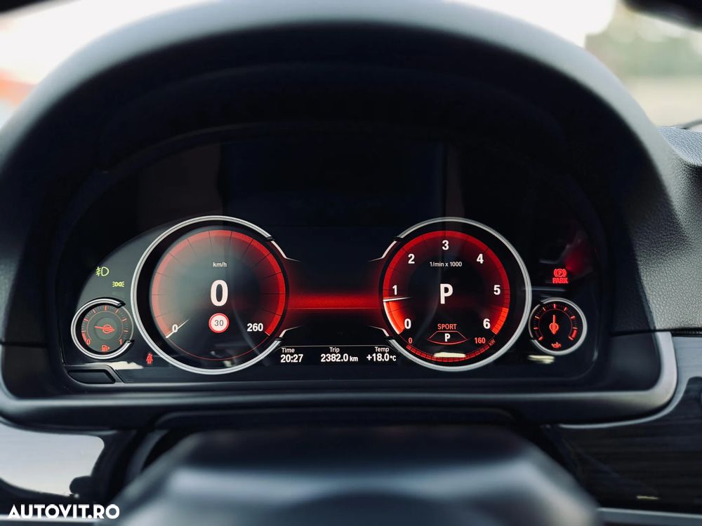 BMW Seria 5 520d xDrive Aut. - 36
