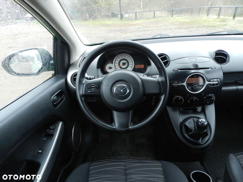Mazda 2 - 18