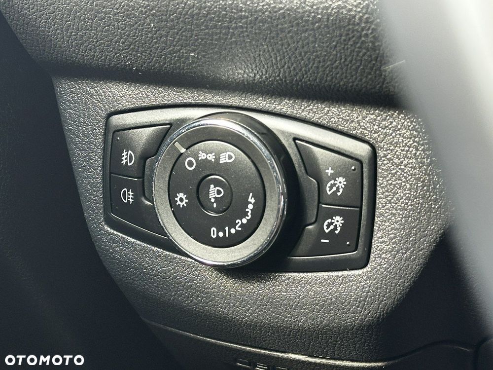 Ford Transit Courier - 20