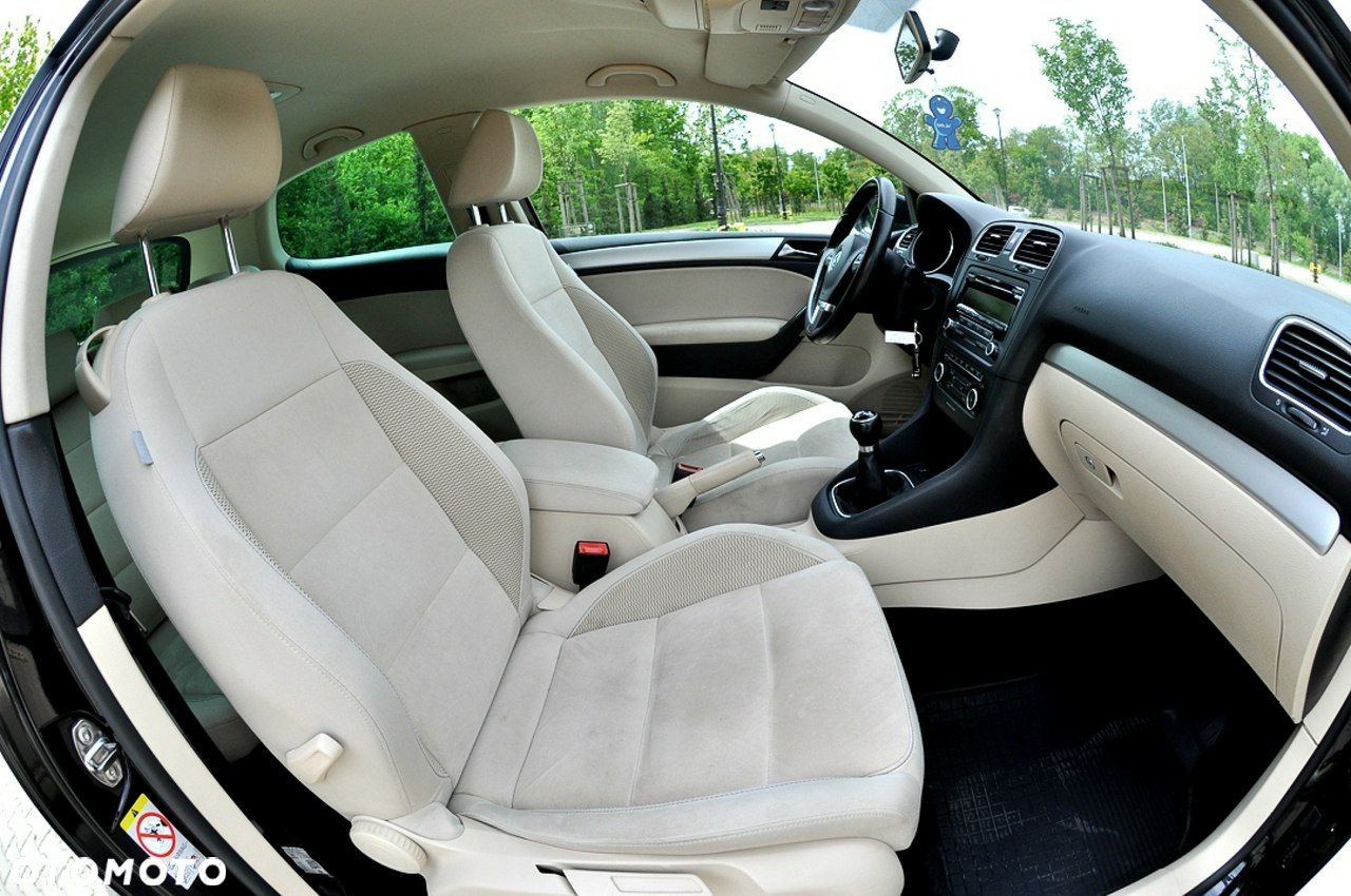 Volkswagen Golf - 8