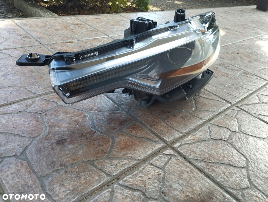 Lampa Xenon Nieskrętny Maserati Levante 670032327 670032328 NOWE ORYGINALNE - 10
