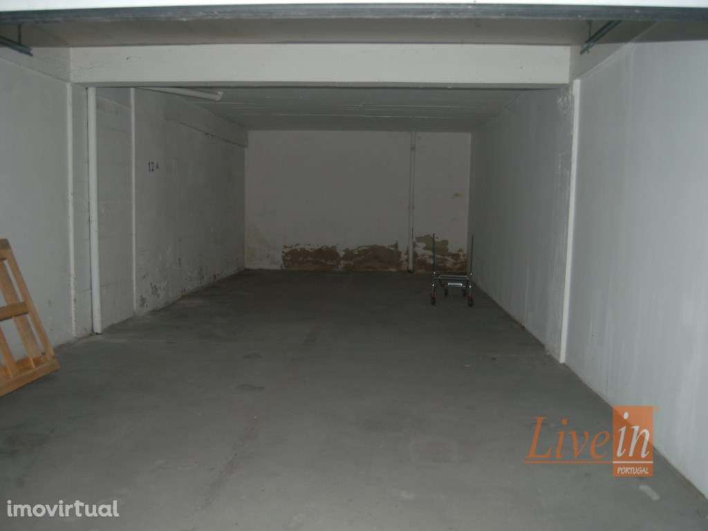Garagem com 100 m2 na Vila da Ericeira - Grande imagem: 3/10