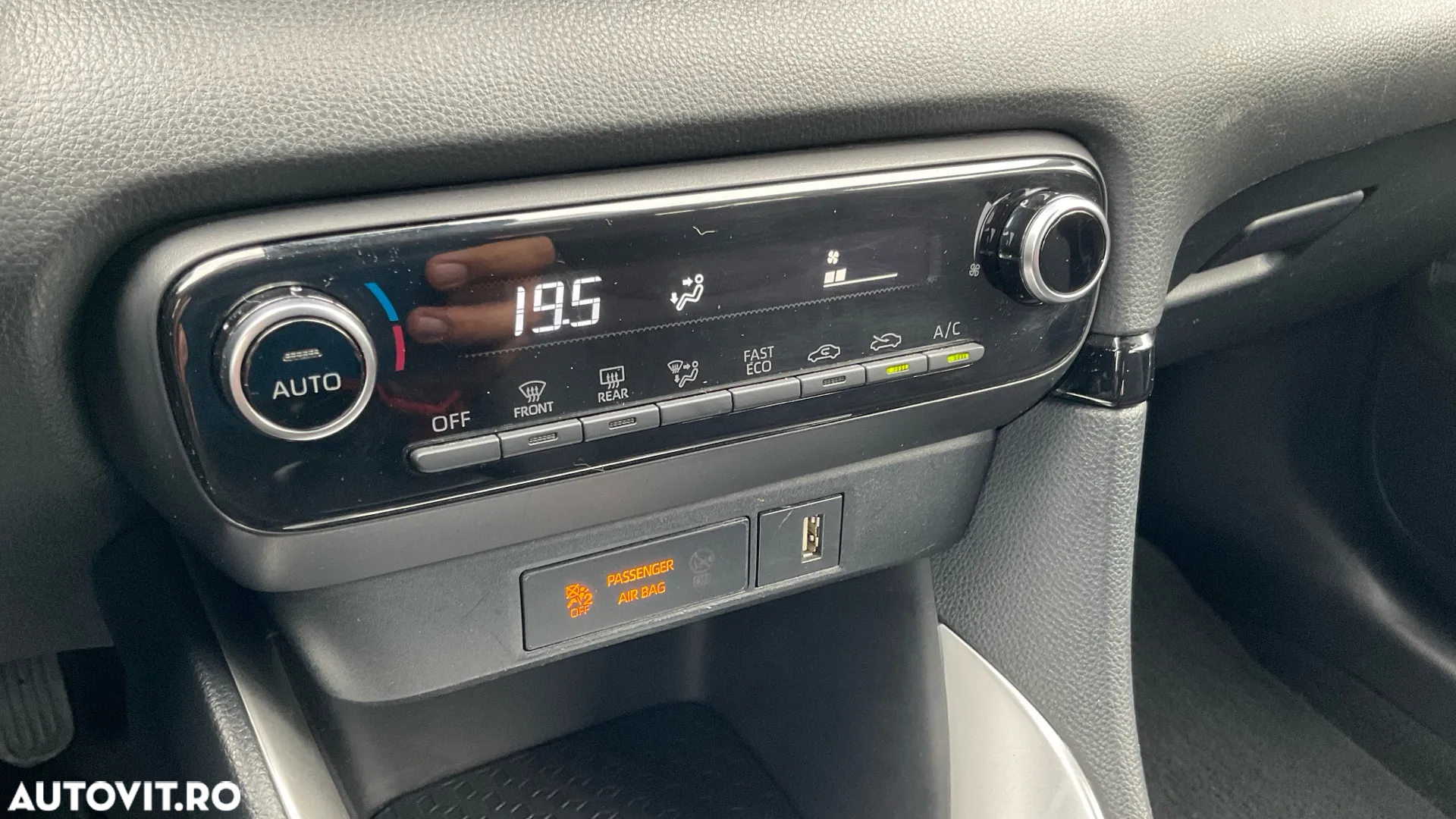 Toyota Yaris 1.5 VVT-i HSD Active - 29