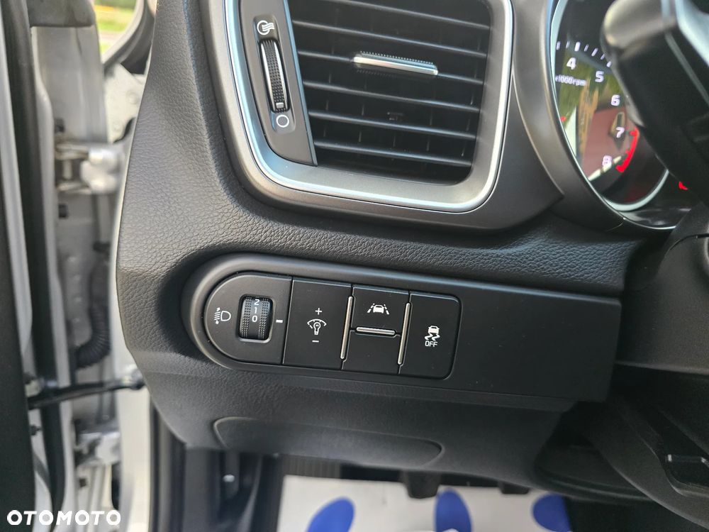 Kia Ceed 1.4 CVVT Fifa World Cup Edition - 39