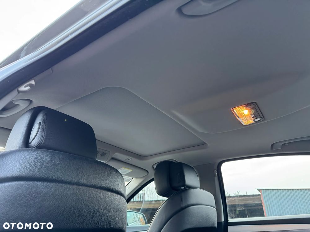 BMW Seria 5 520d - 29