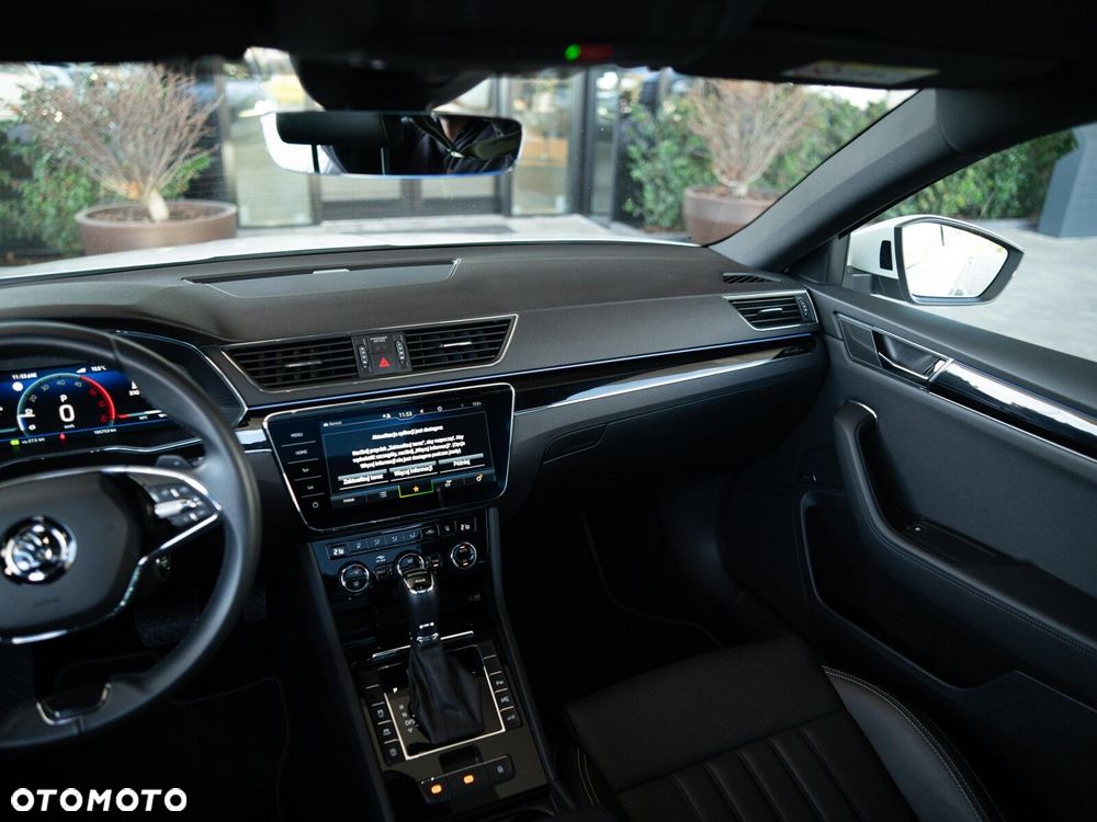 Skoda Superb 2.0 TDI SCR 4x4 L&K DSG - 17
