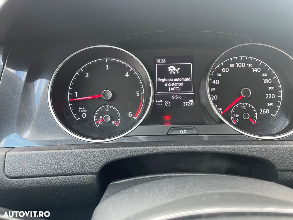Volkswagen Golf - 6