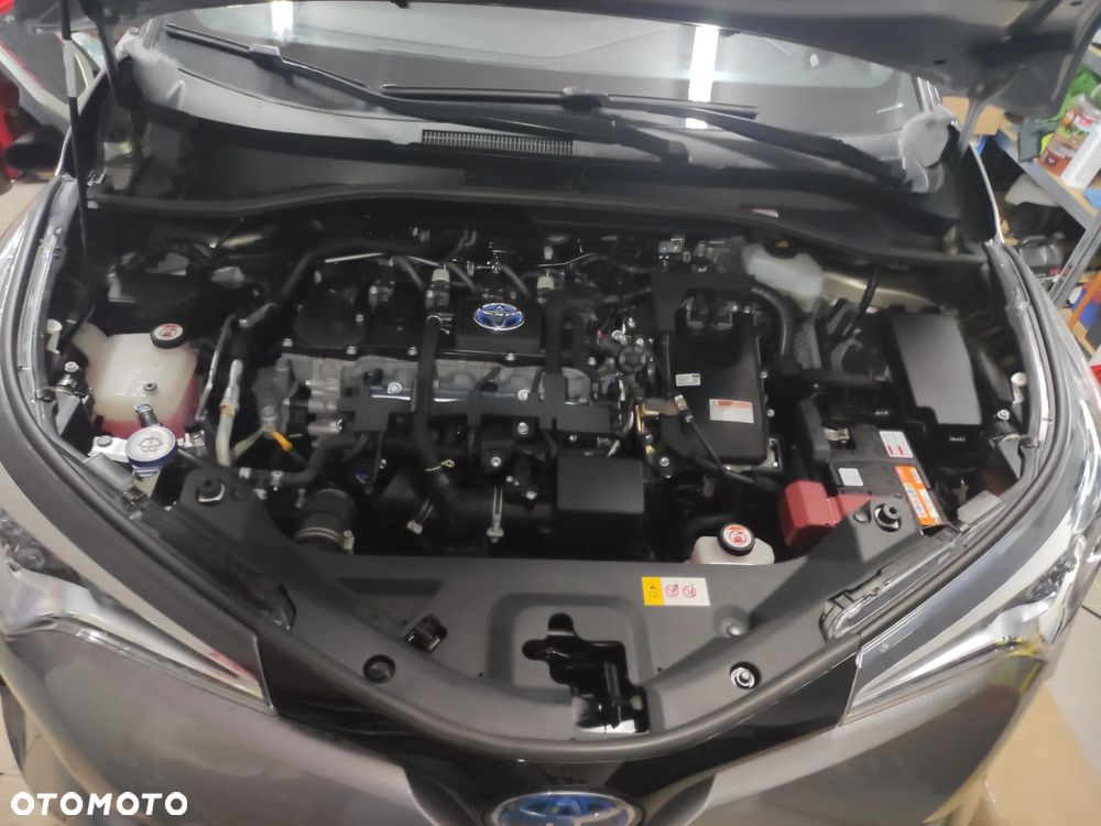 Toyota C-HR Style - 4