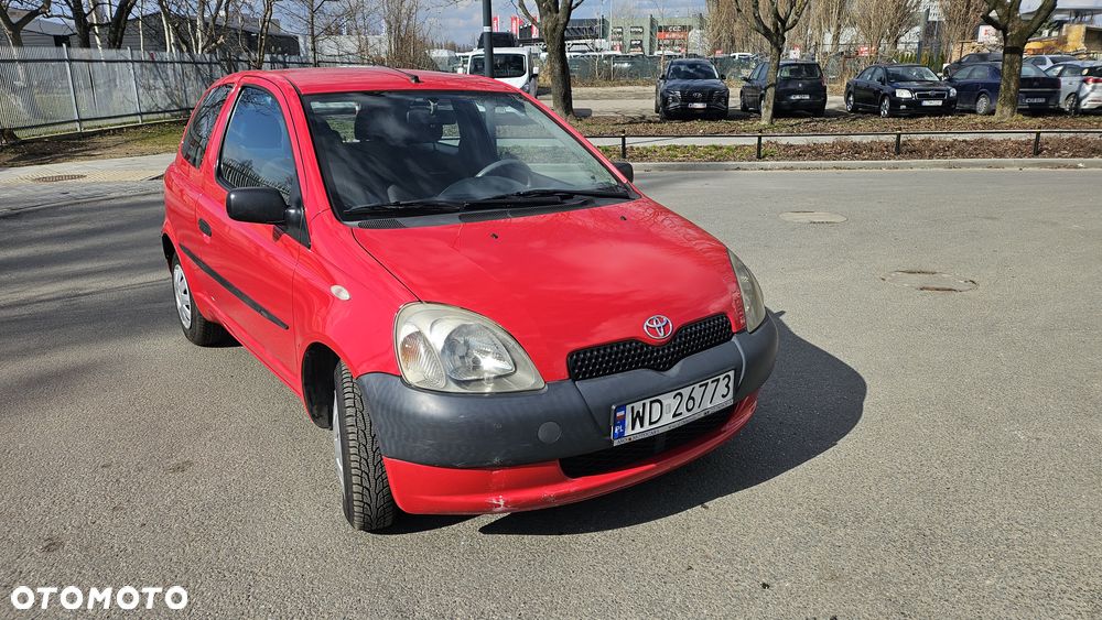 Toyota Yaris 1.0 Base - 1