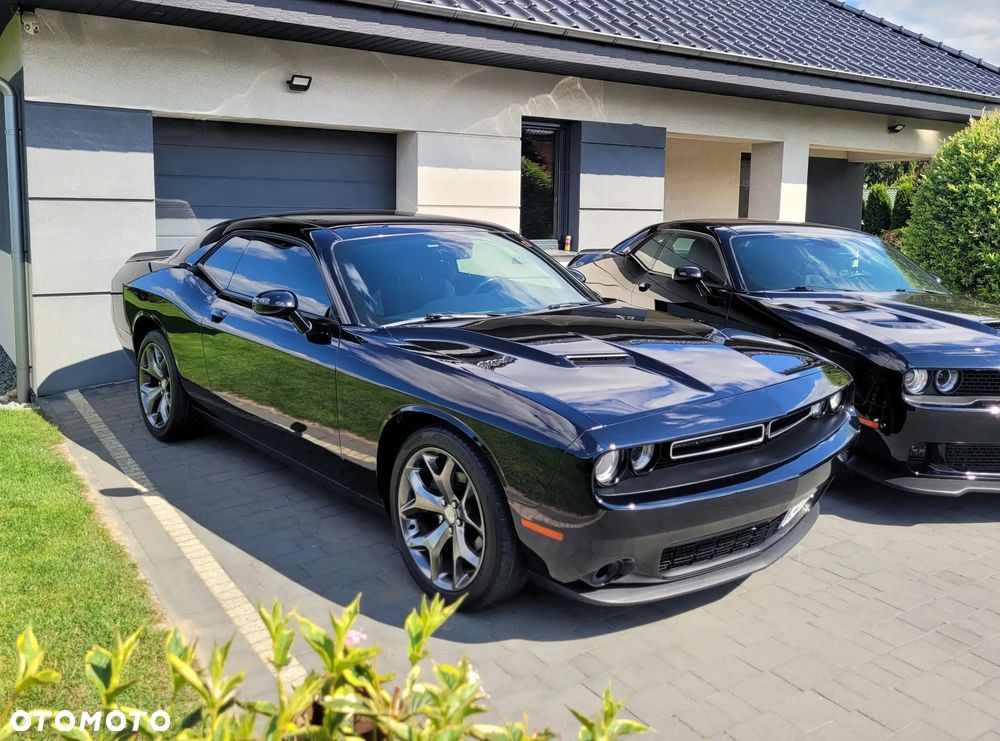 Dodge Challenger - 1
