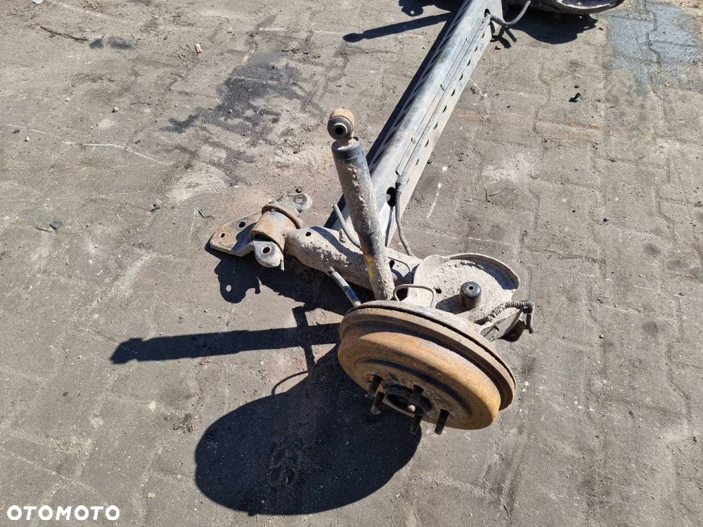 BELKA / SANKI TYŁ CHEVROLET HHR 2,4 B - 3