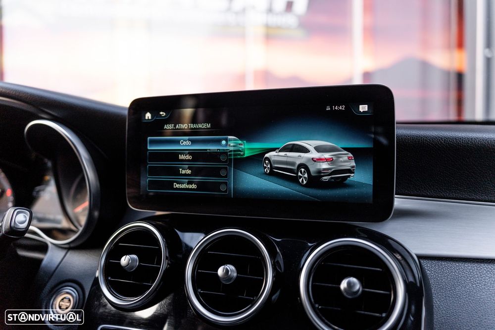 Mercedes-Benz GLC 300 e Coupe 4Matic 9G-TRONIC AMG Line - 15