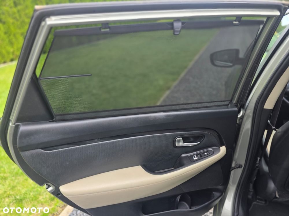 Kia Carens 1.7 CRDi 136 Fifa World Cup Edition - 18