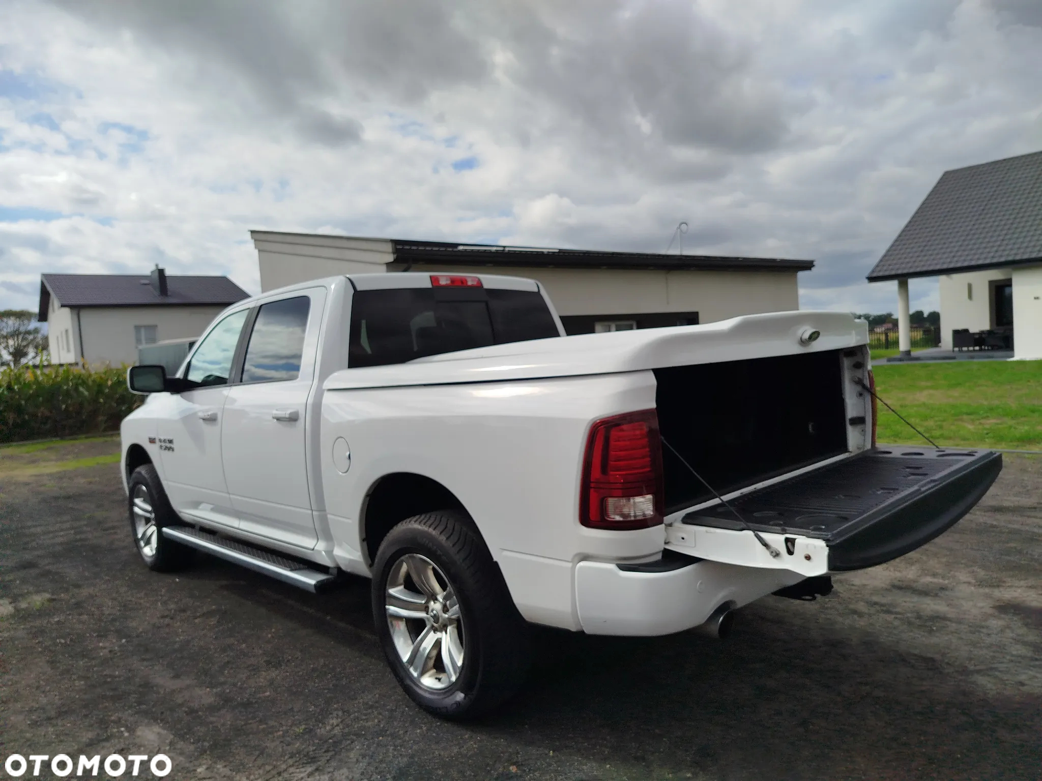 Dodge RAM 1500 5.7 4x4 - 32
