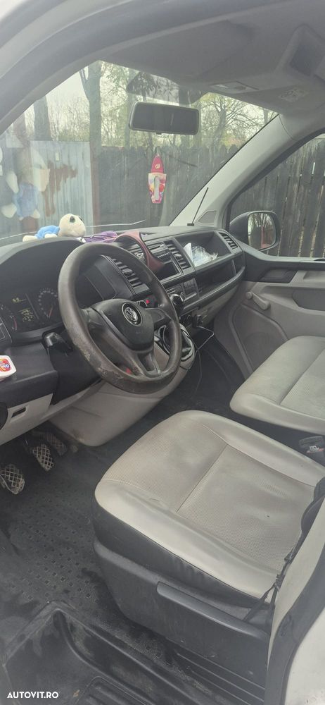 Volkswagen Transporter - 9