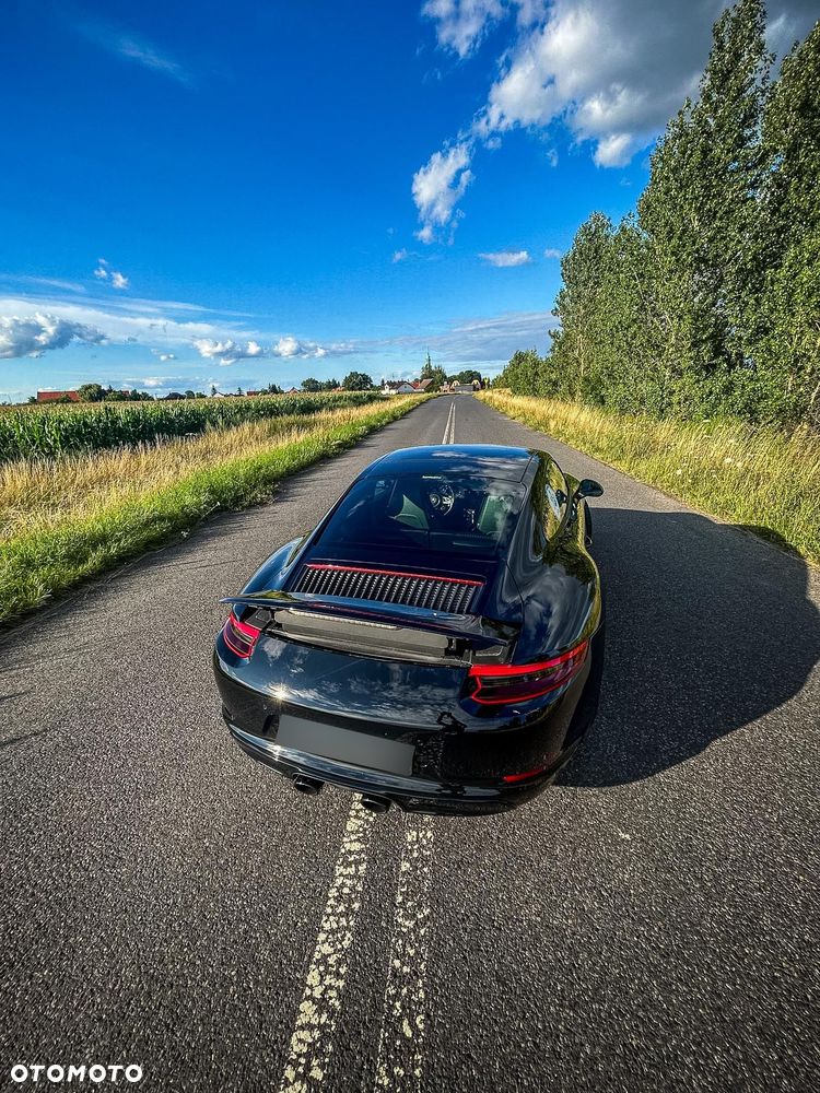 Porsche 911 Carrera T PDK - 12