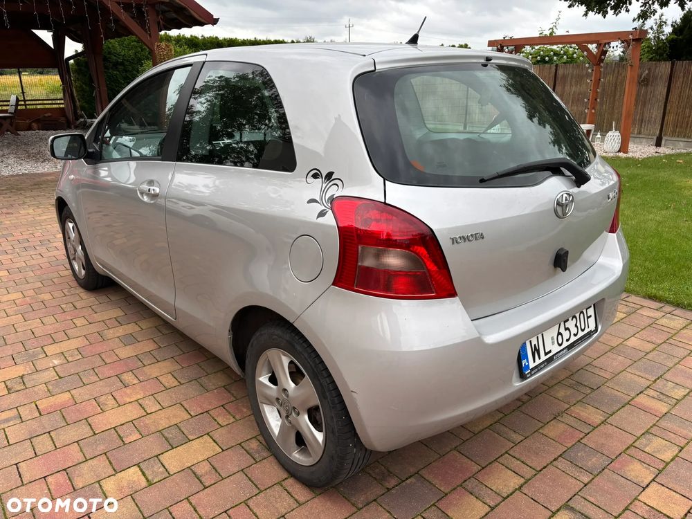 Toyota Yaris 1.3 Terra - 1
