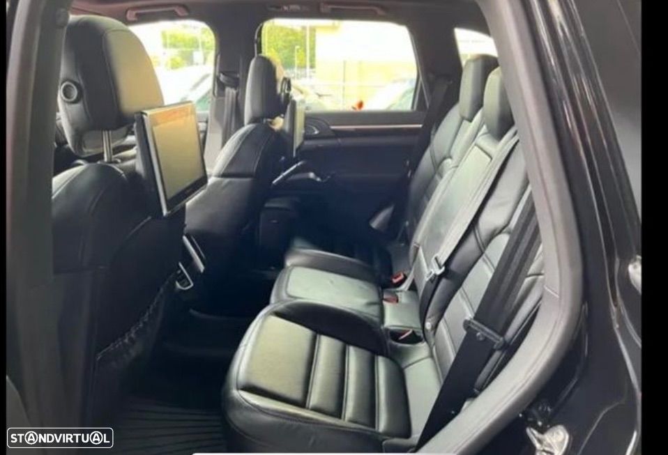 Porsche Cayenne Platinum Edition - 15