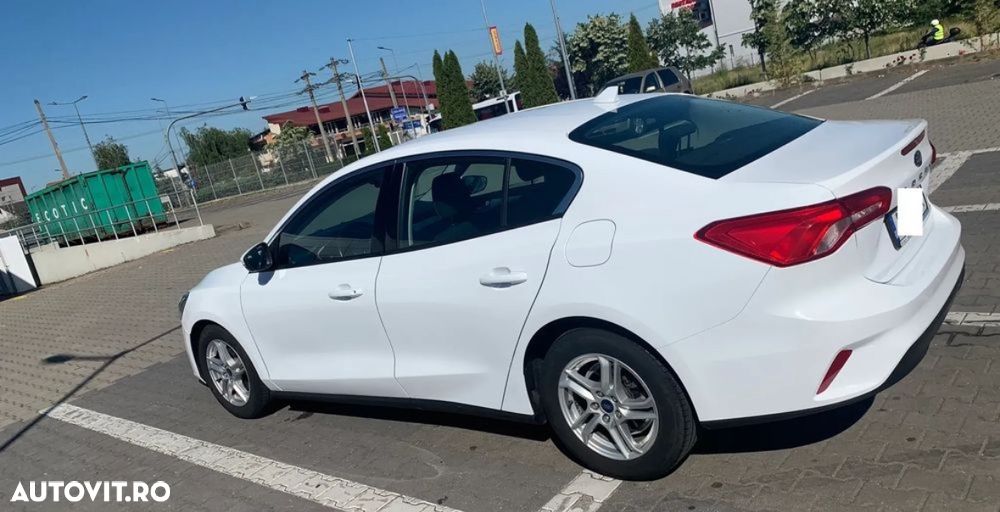 Ford Focus 1.0 EcoBoost Active Business - 4