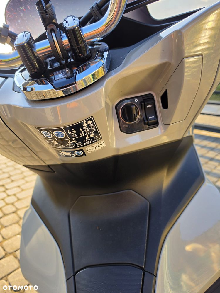 Honda PCX - 13