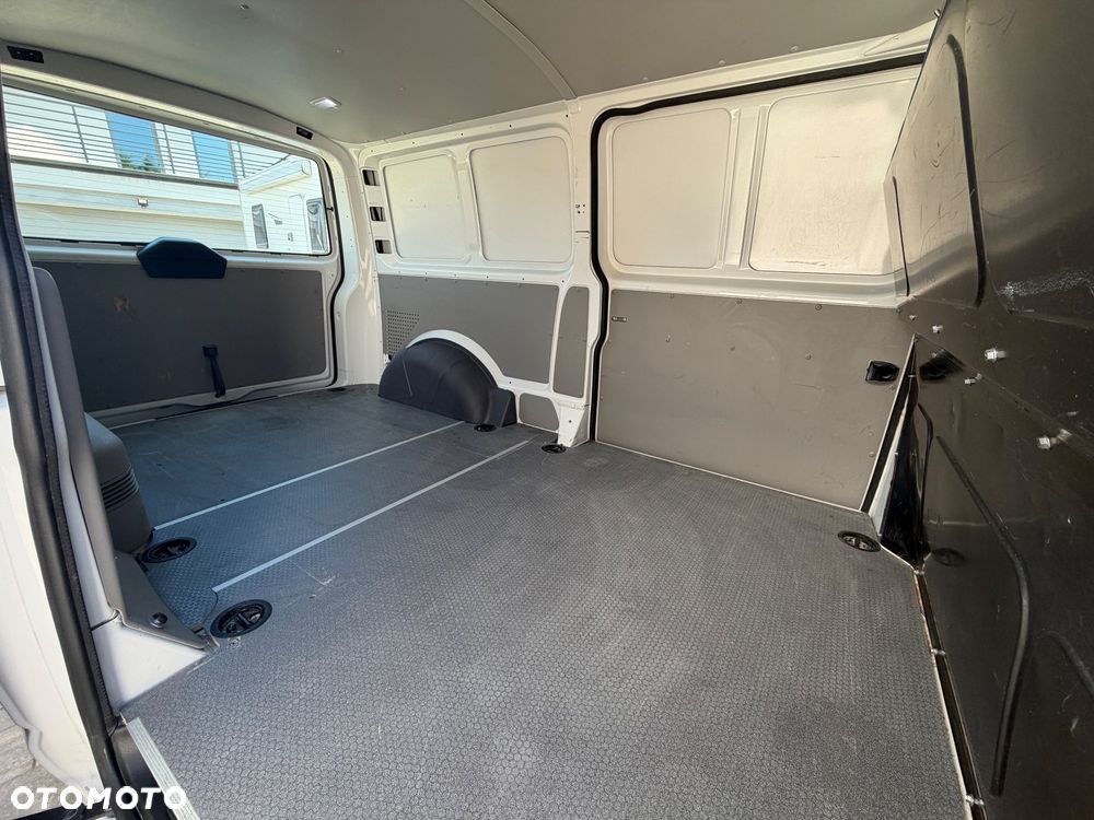 Volkswagen Transporter - 17
