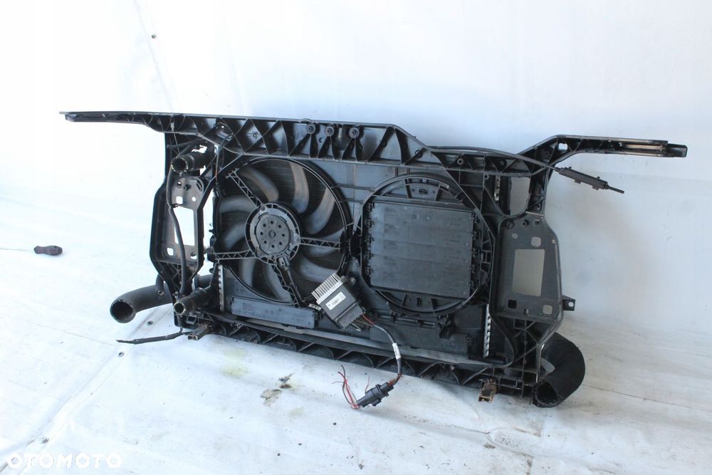 PAS PRZEDNI WZMOCNIENIE CHŁODNICE WENTYLATOR AUDI A4 B8 2007R- 2.0 TDI - 8