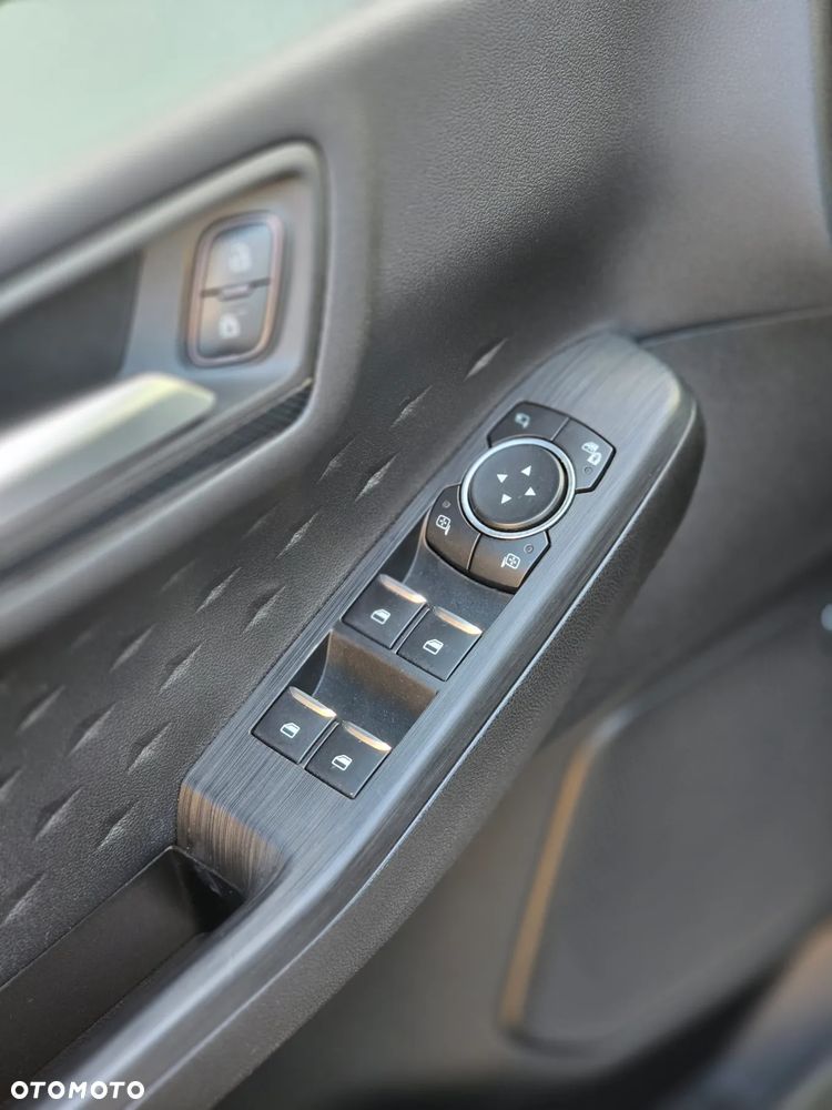 Ford Kuga 2.5 Duratec PHEV ST-LINE - 18