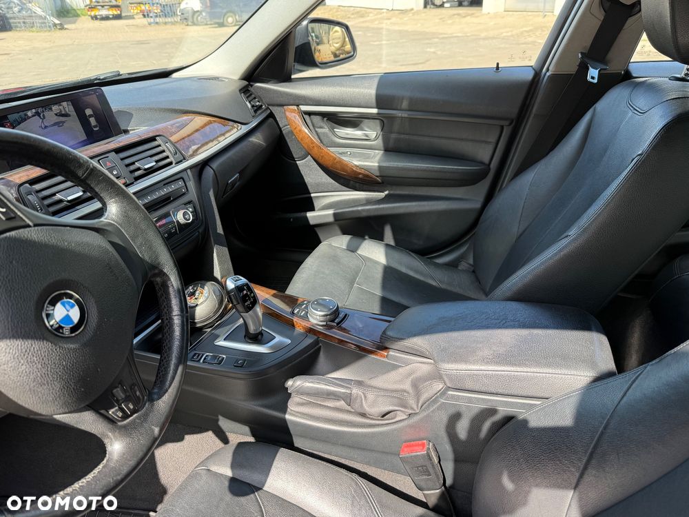 BMW Seria 3 320i - 8