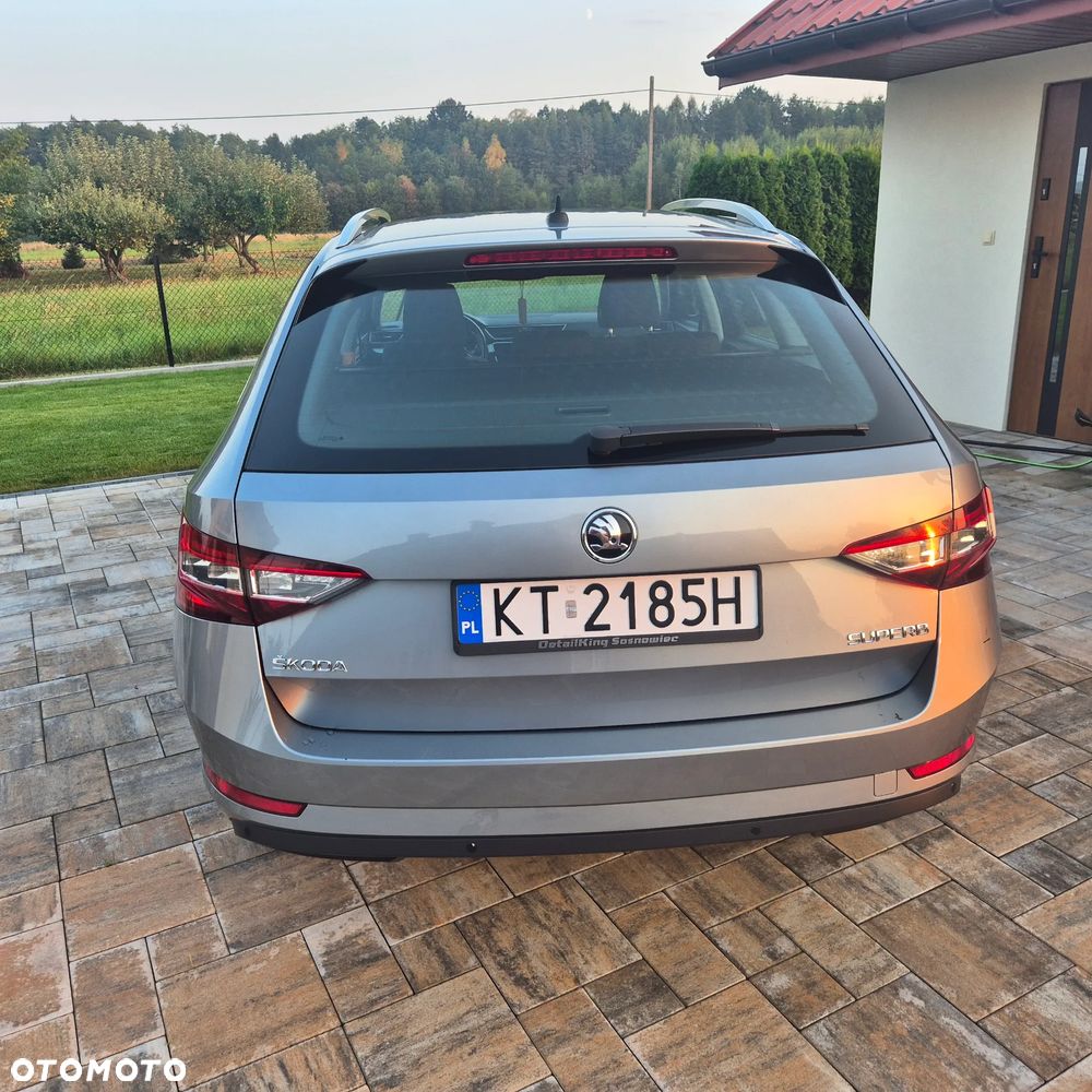 Skoda Superb 2.0 TDI Ambition - 10