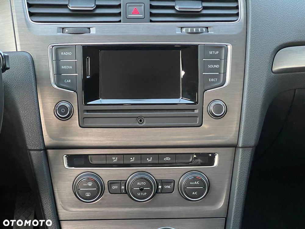 Volkswagen Golf - 16