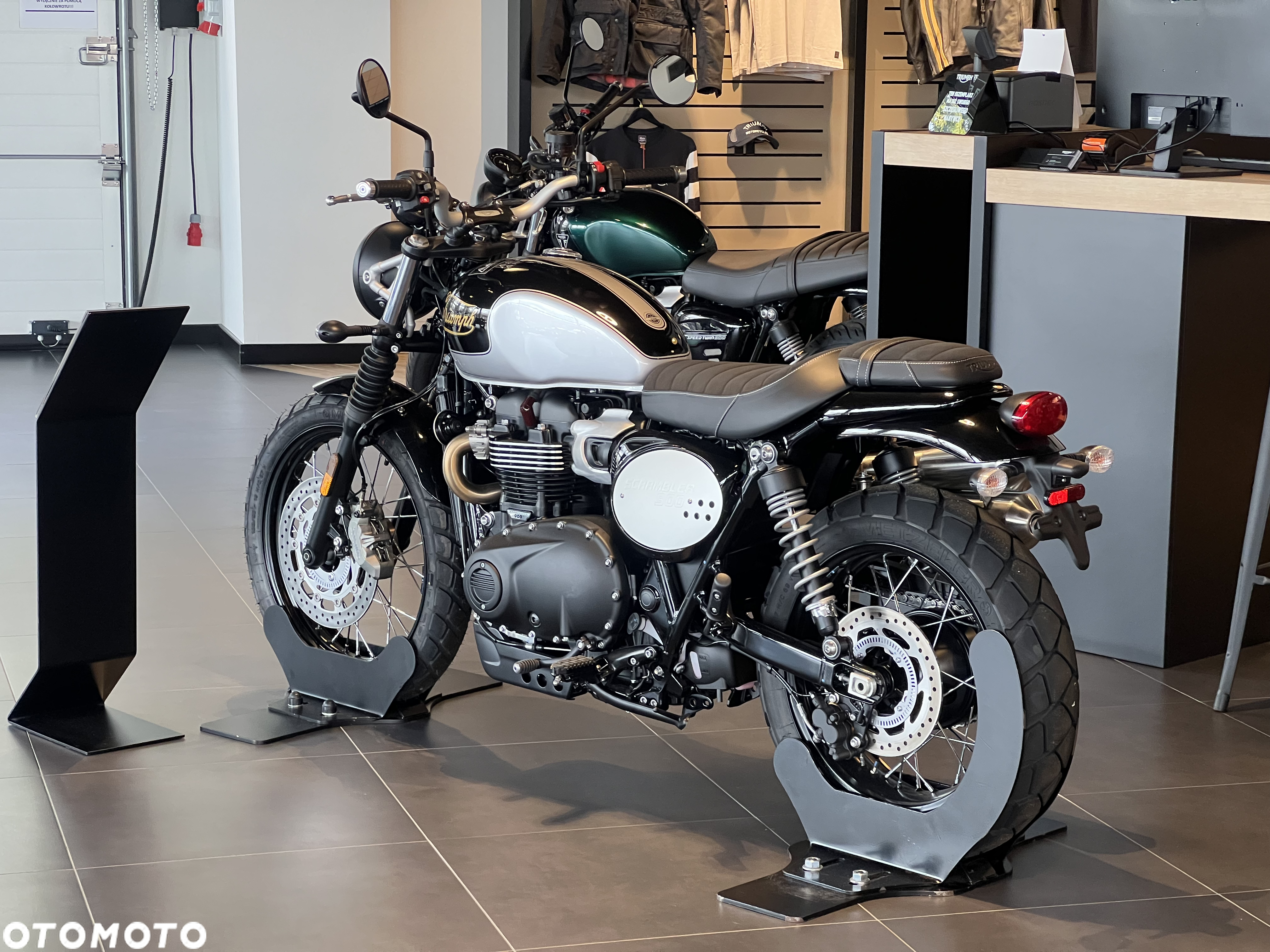Triumph Scrambler - 2