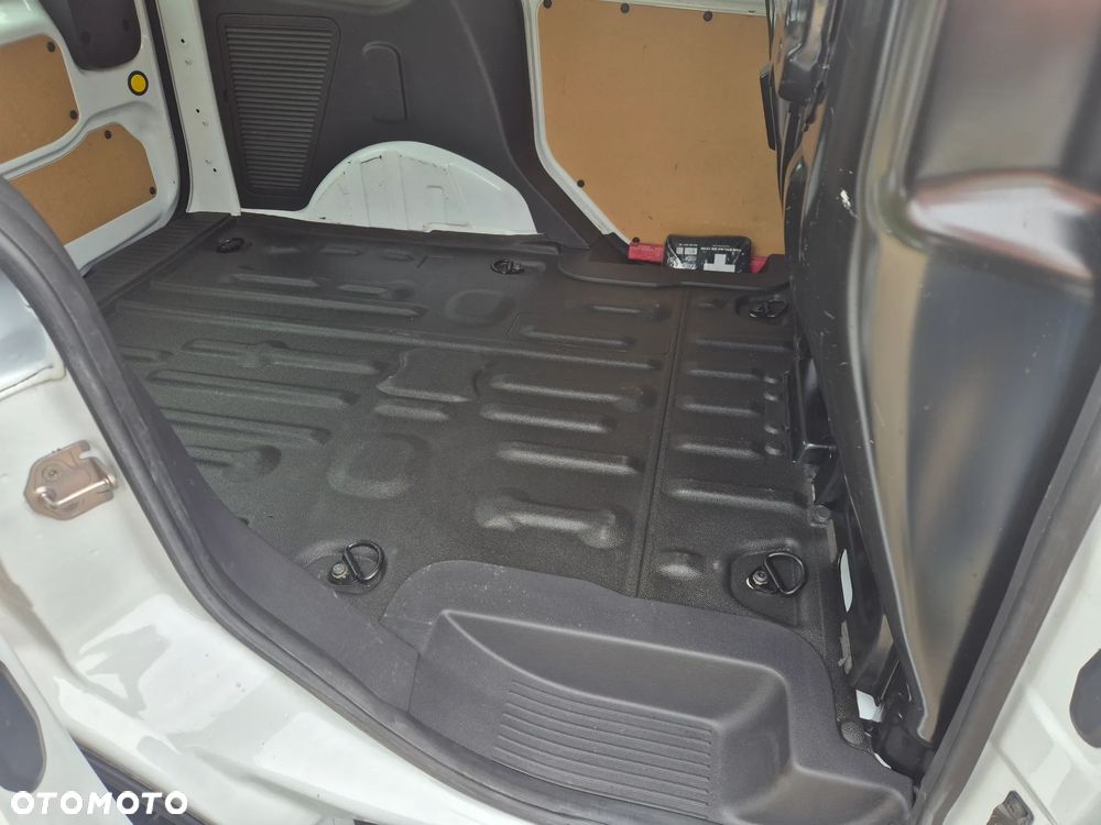 Ford Transit Connect - 11