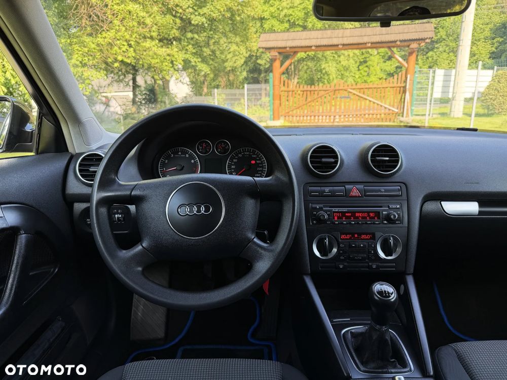 Audi A3 3-drzwiowe 1.6 FSI Ambition - 14