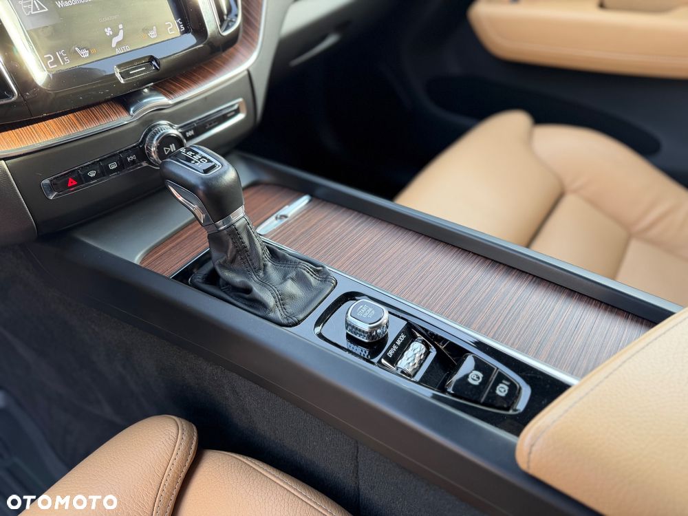 Volvo XC 60 D4 Inscription - 17