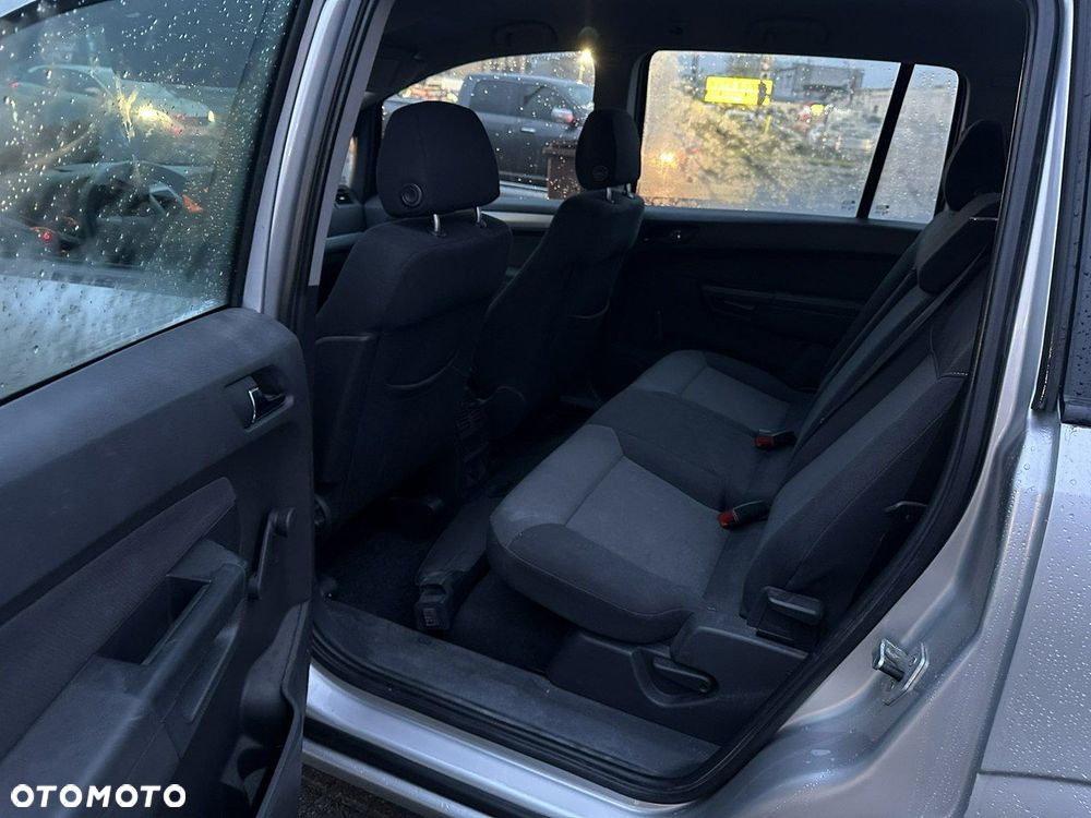 Opel Zafira - 9