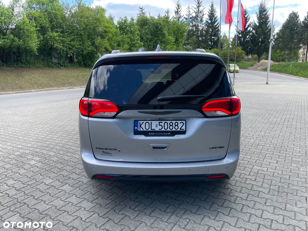 Chrysler Pacifica - 12