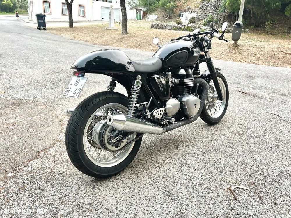 Triumph Thruxton CAFE RACER - 13