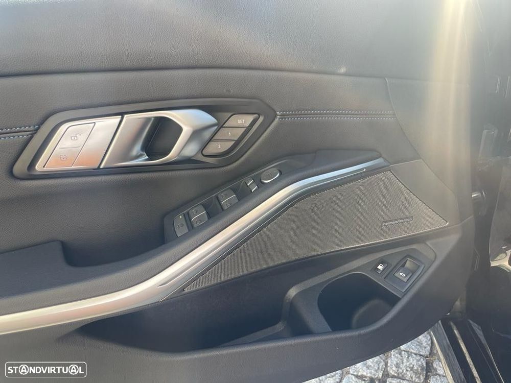 BMW 330 e Pack M Auto - 37
