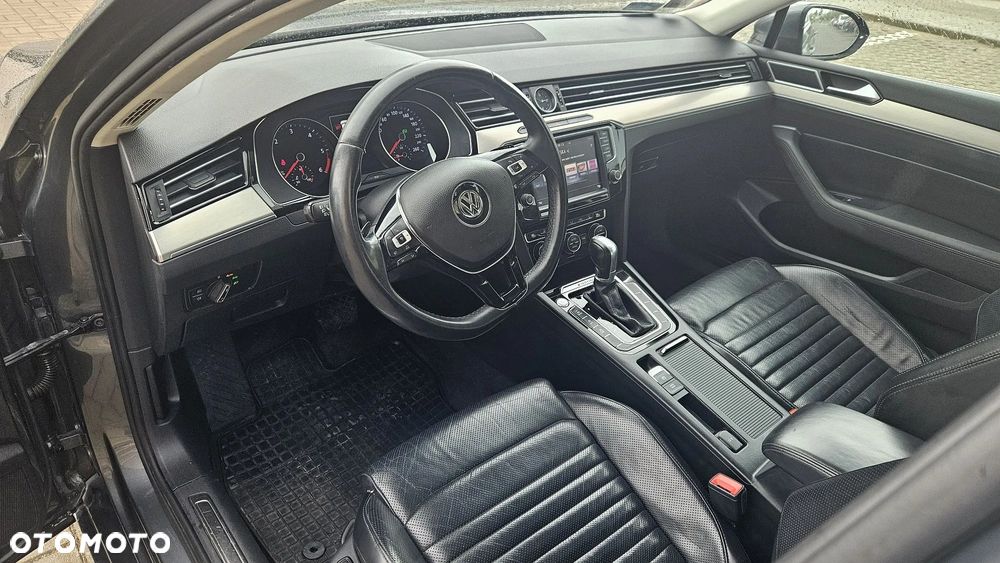 Volkswagen Passat 2.0 TDI Bi-Turbo BMT 4Mot Highline DSG - 12