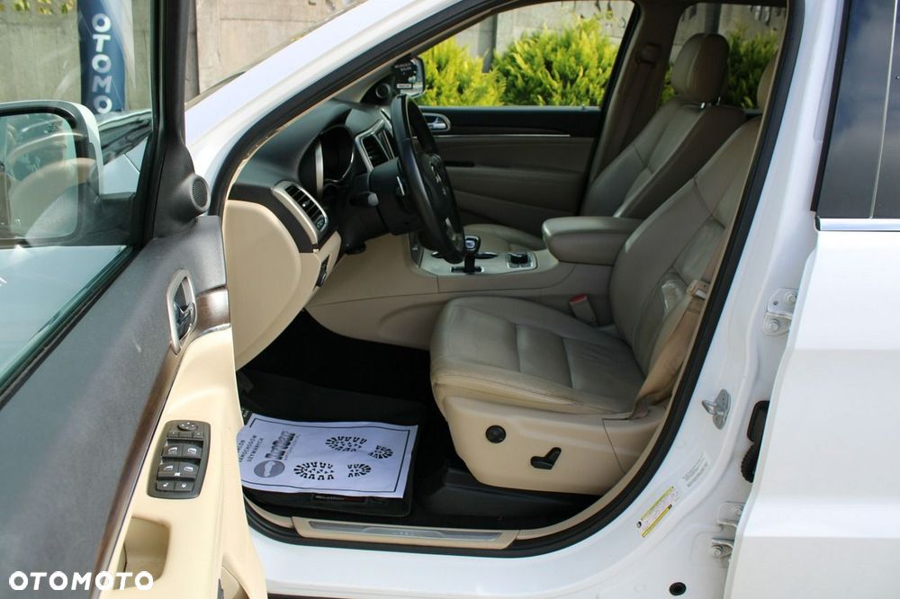 Jeep Grand Cherokee - 12