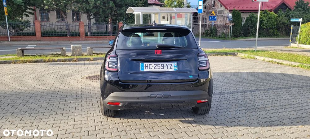Fiat 600 Elektro Red - 17