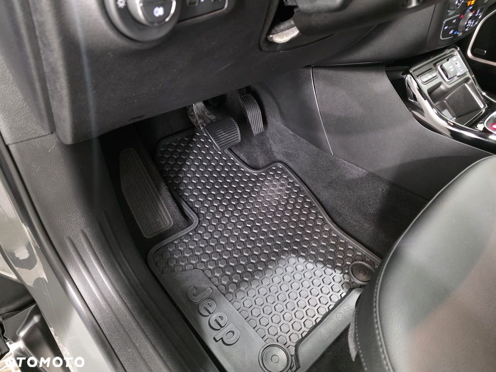 Jeep Compass 1.3 T-GDI I4 Automatik Limited - 24