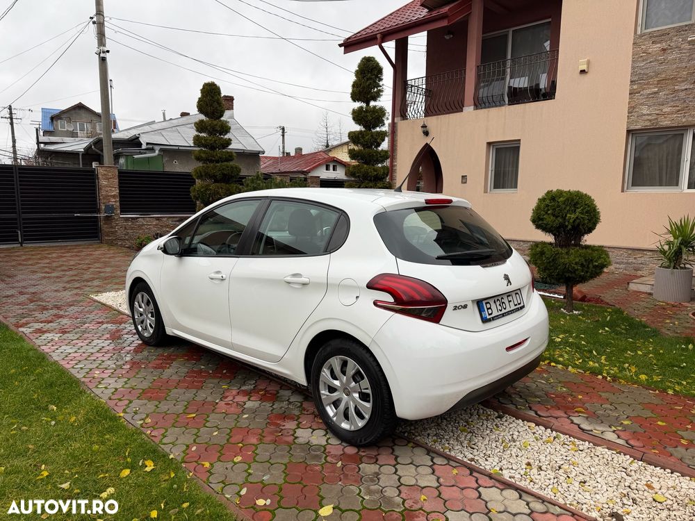 Peugeot 208 - 6