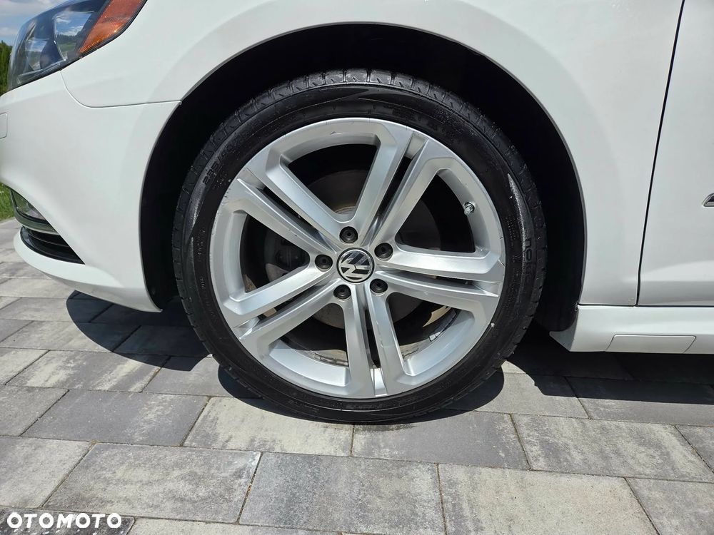 Volkswagen Passat CC - 8