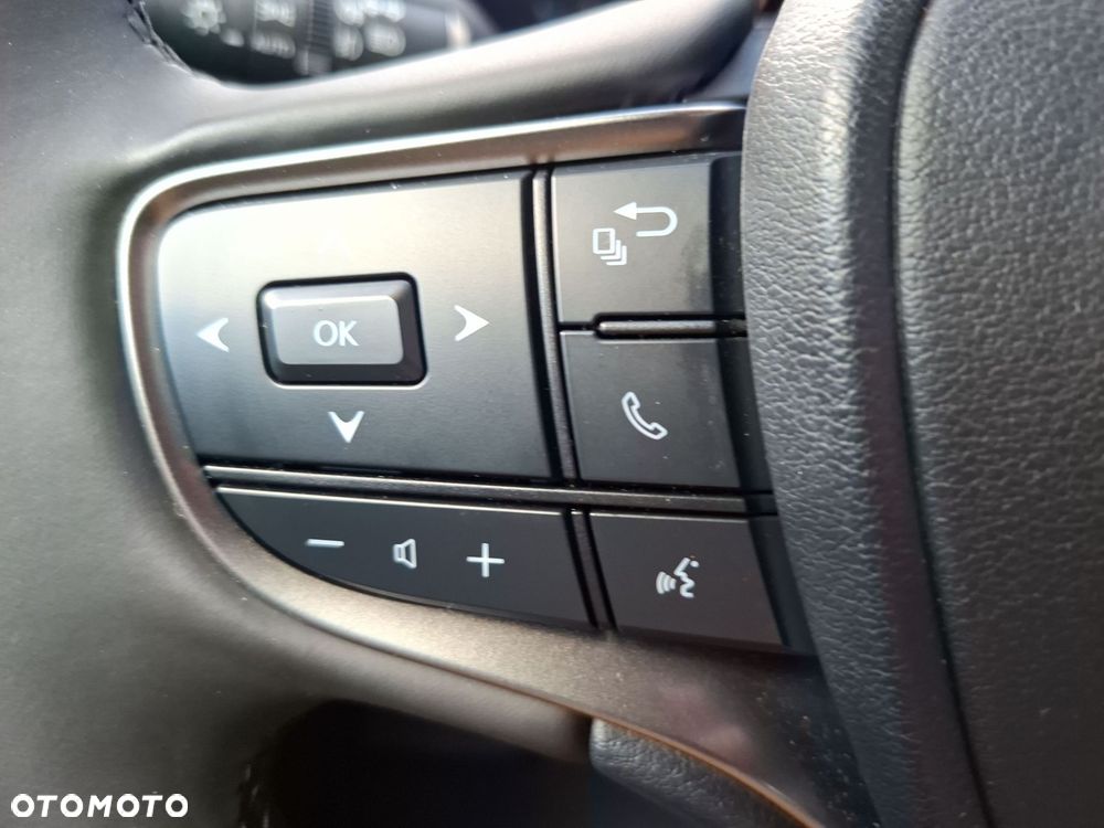 Lexus UX 300h Business - 32