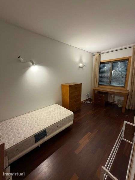 T2 no Porto - Ideal para estudantes | 950€/mês | Disponível já - Grande imagem: 4/6